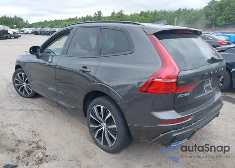 2023 Volvo Xc60 B6 Ultimate Dark Theme z USA, uszkodzony, nr VIN YV4062RX3P1238842